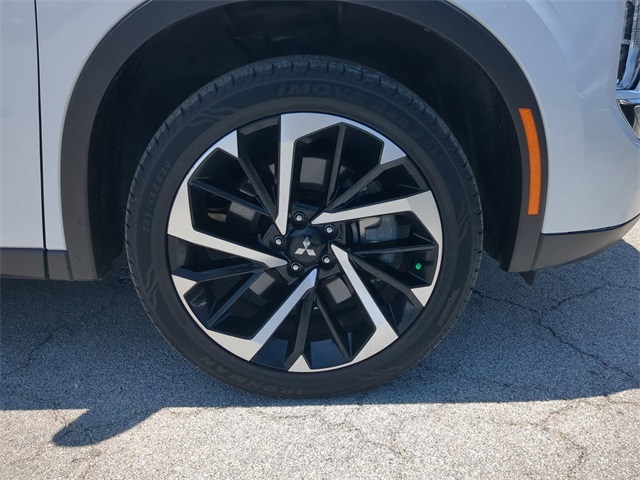 Vehicle image 9 of 34