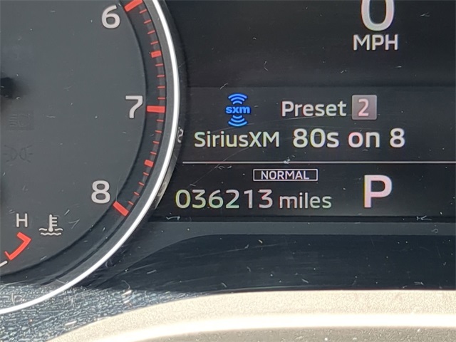 Vehicle image 17 of 34