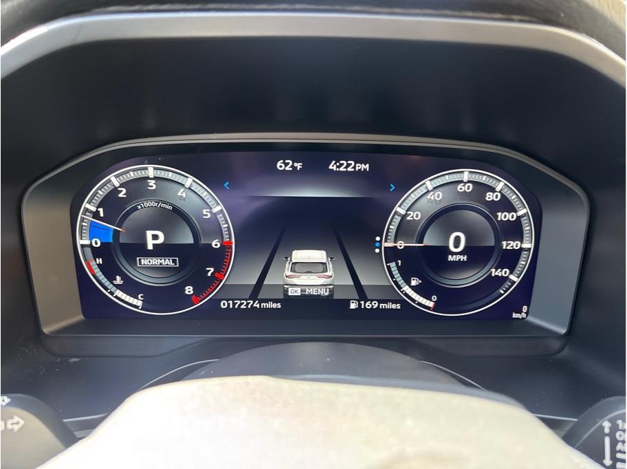 Vehicle image 18 of 32