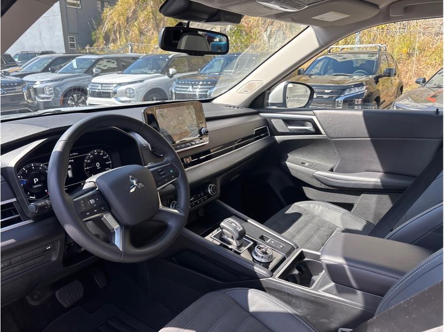 Vehicle image 16 of 32