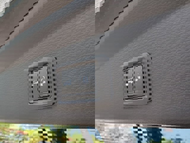 Vehicle image 15 of 35