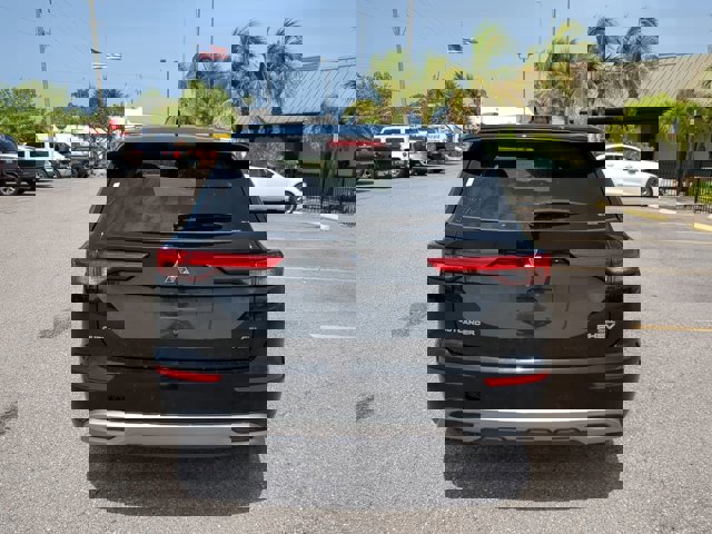 Vehicle image 7 of 35