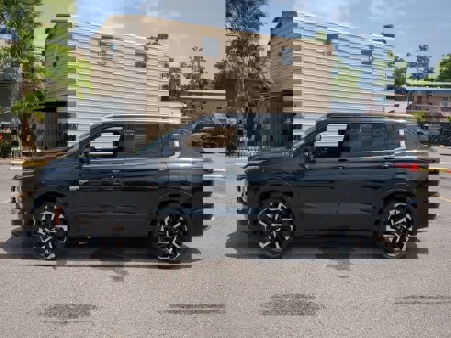 Vehicle image 9 of 35