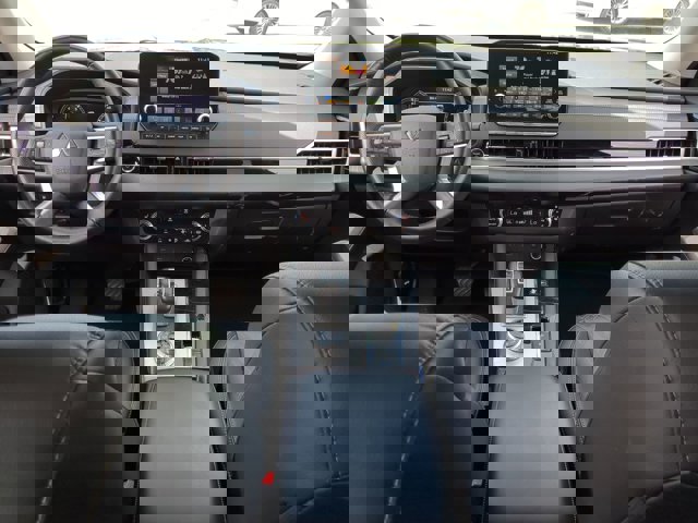 Vehicle image 17 of 35