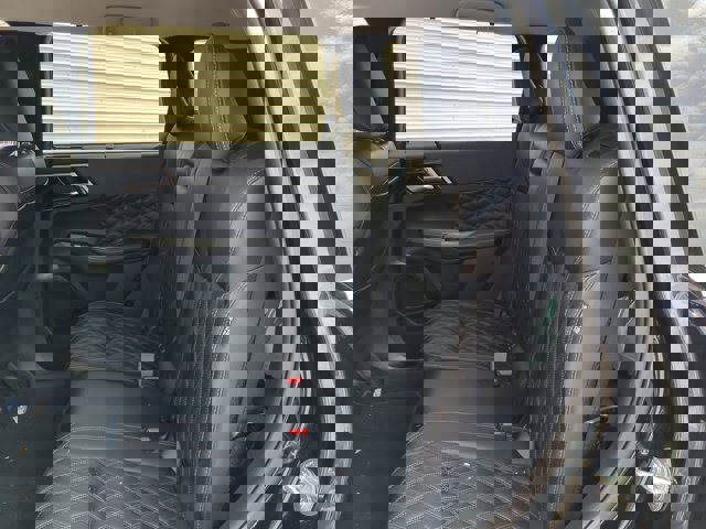 Vehicle image 20 of 35
