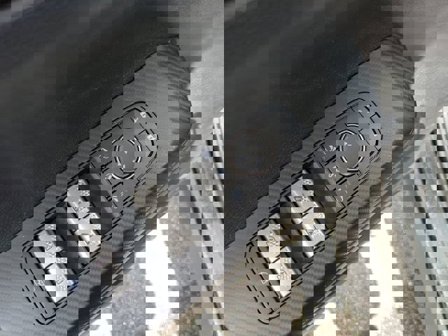 Vehicle image 21 of 35