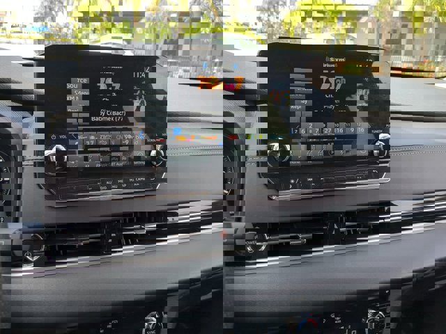 Vehicle image 23 of 35
