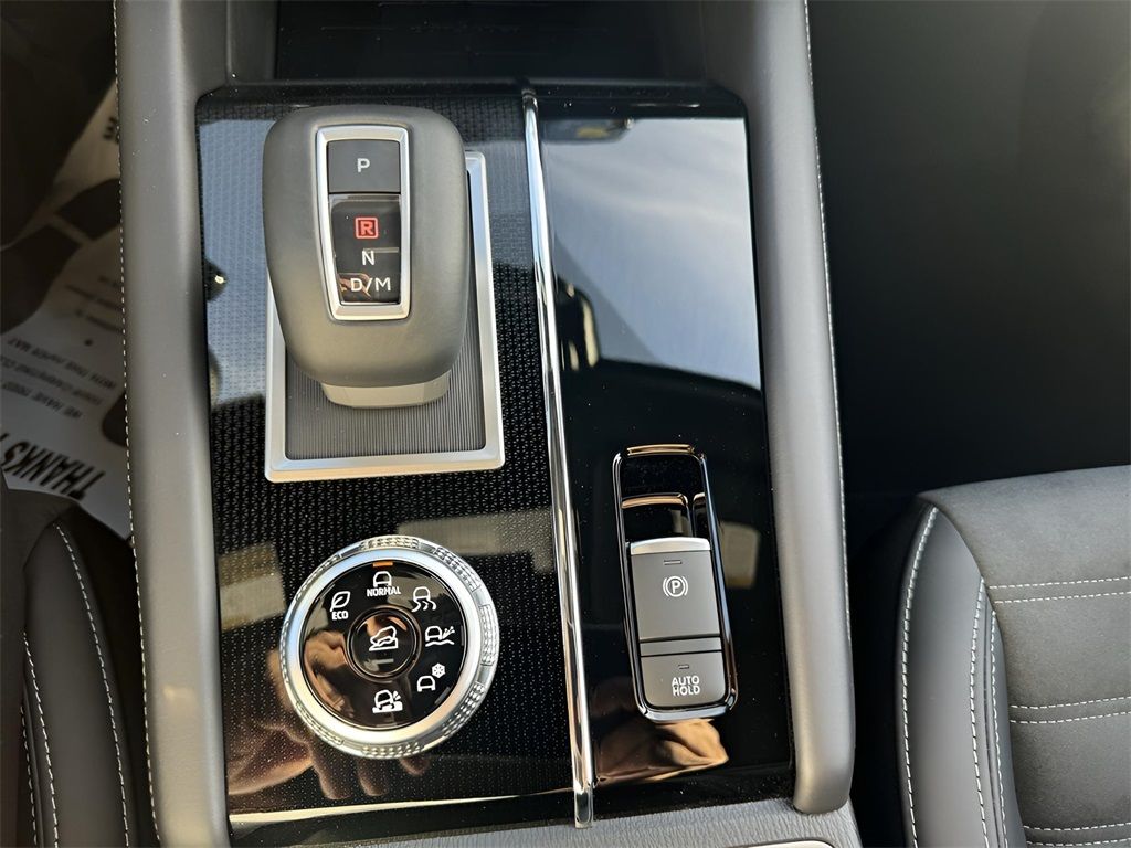 Vehicle image 22 of 23