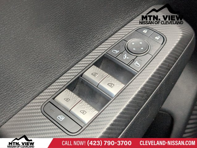 Vehicle image 23 of 26