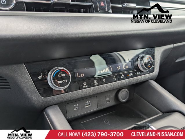 Vehicle image 18 of 26