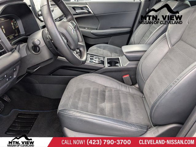Vehicle image 12 of 26