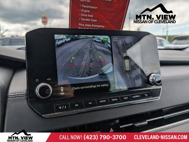 Vehicle image 17 of 26