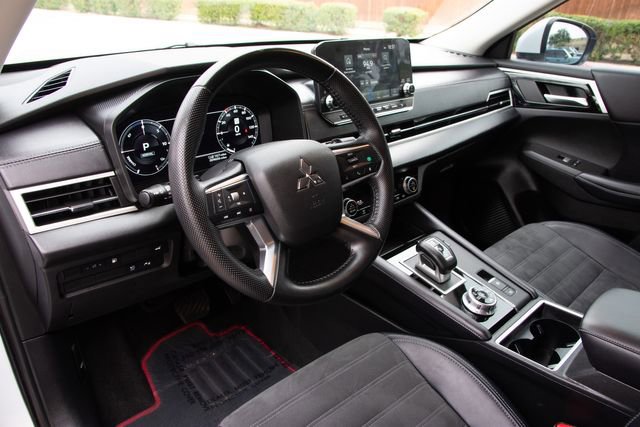Vehicle image 25 of 49