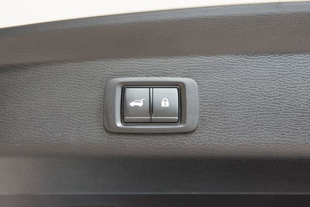 Vehicle image 17 of 49