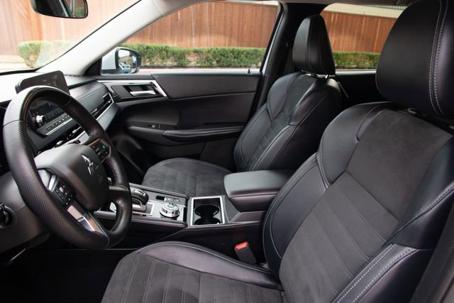 Vehicle image 26 of 49