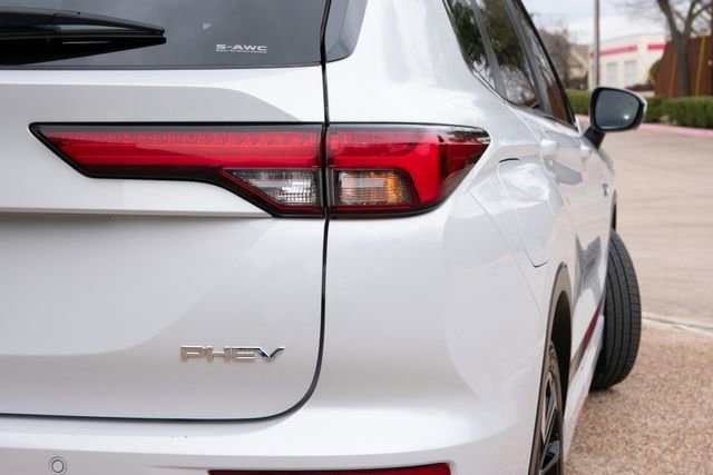 Vehicle image 15 of 49