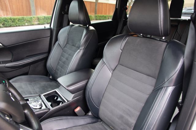 Vehicle image 27 of 49