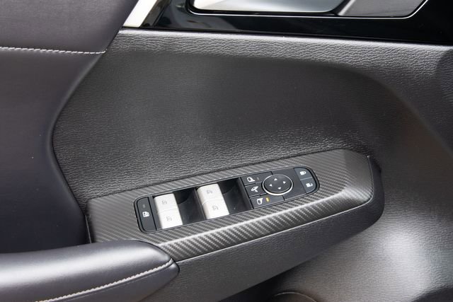 Vehicle image 31 of 49