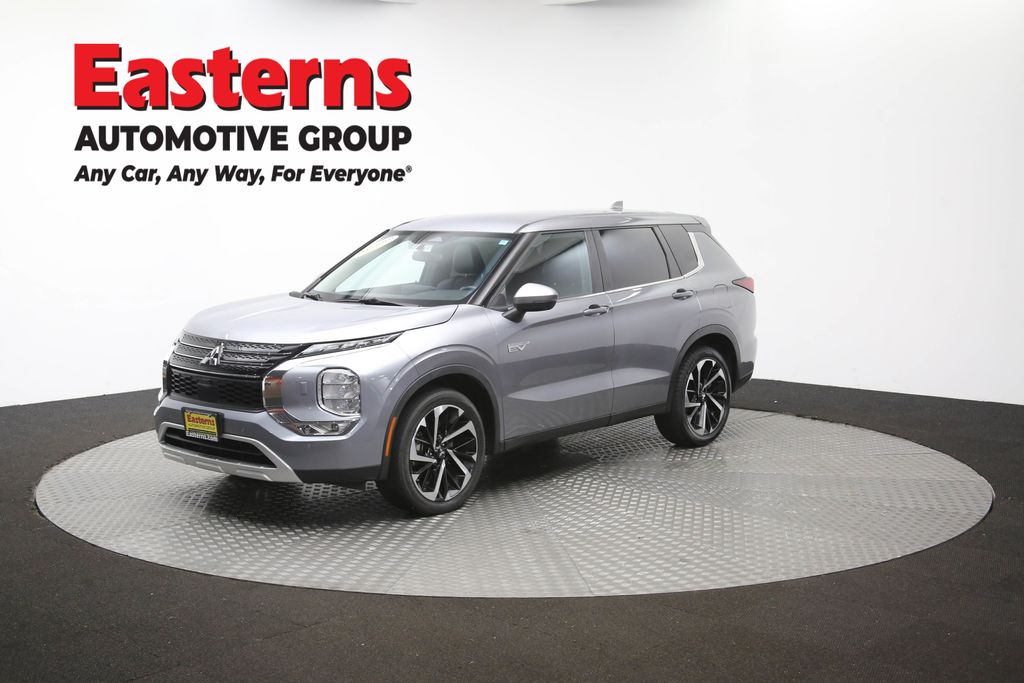 2023 Mitsubishi Outlander PHEV SE Image 2 of 67