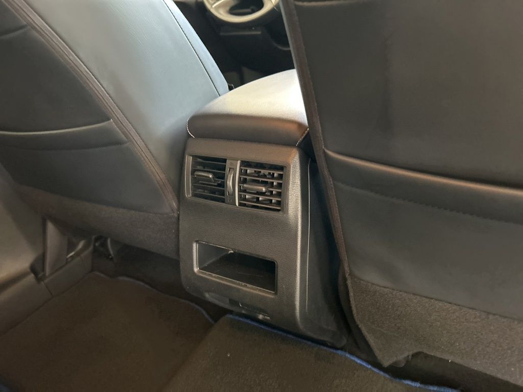 Vehicle image 26 of 46