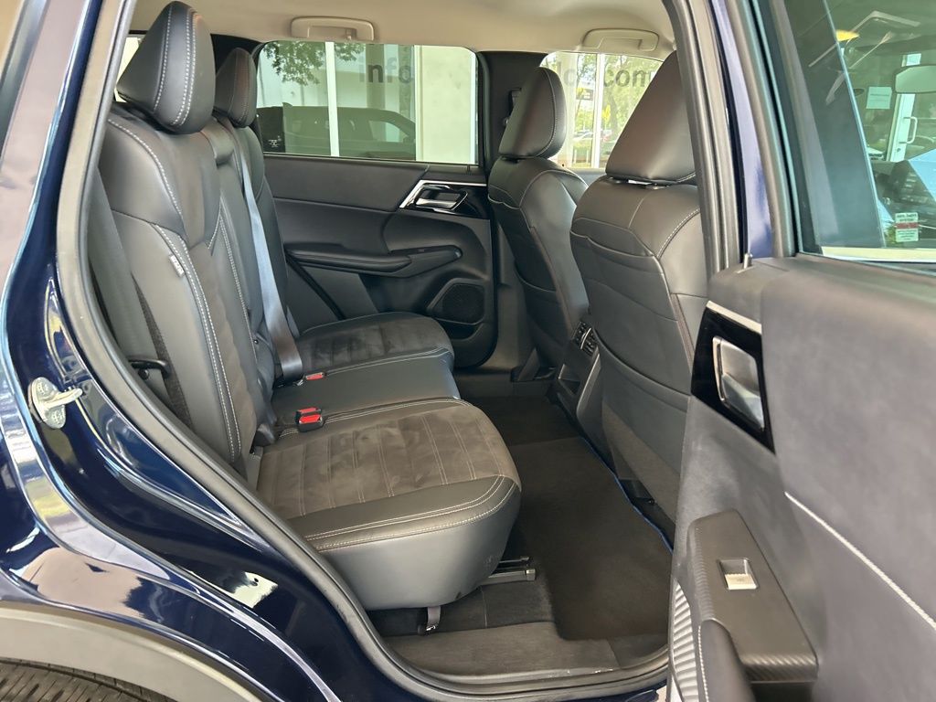 Vehicle image 24 of 46