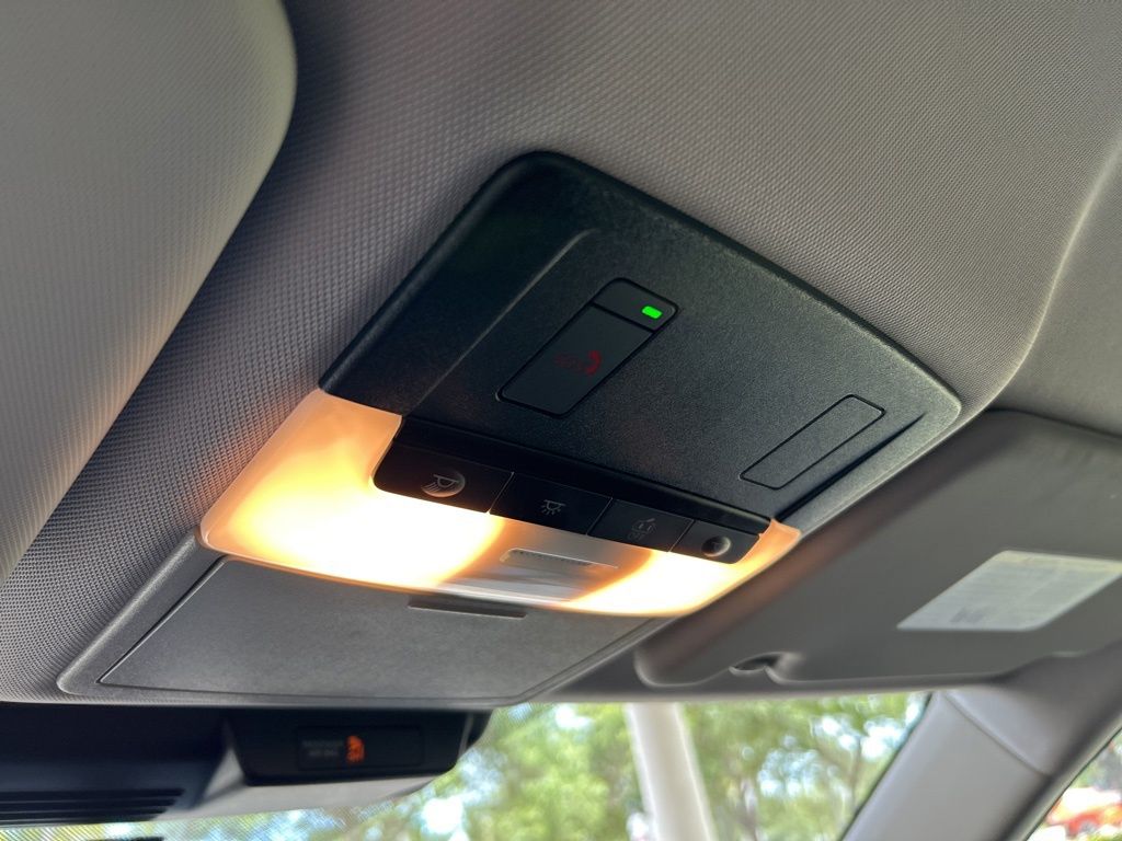 Vehicle image 41 of 46