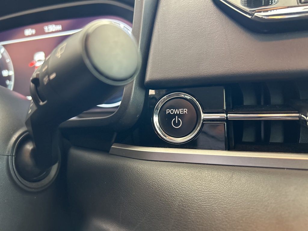Vehicle image 43 of 46
