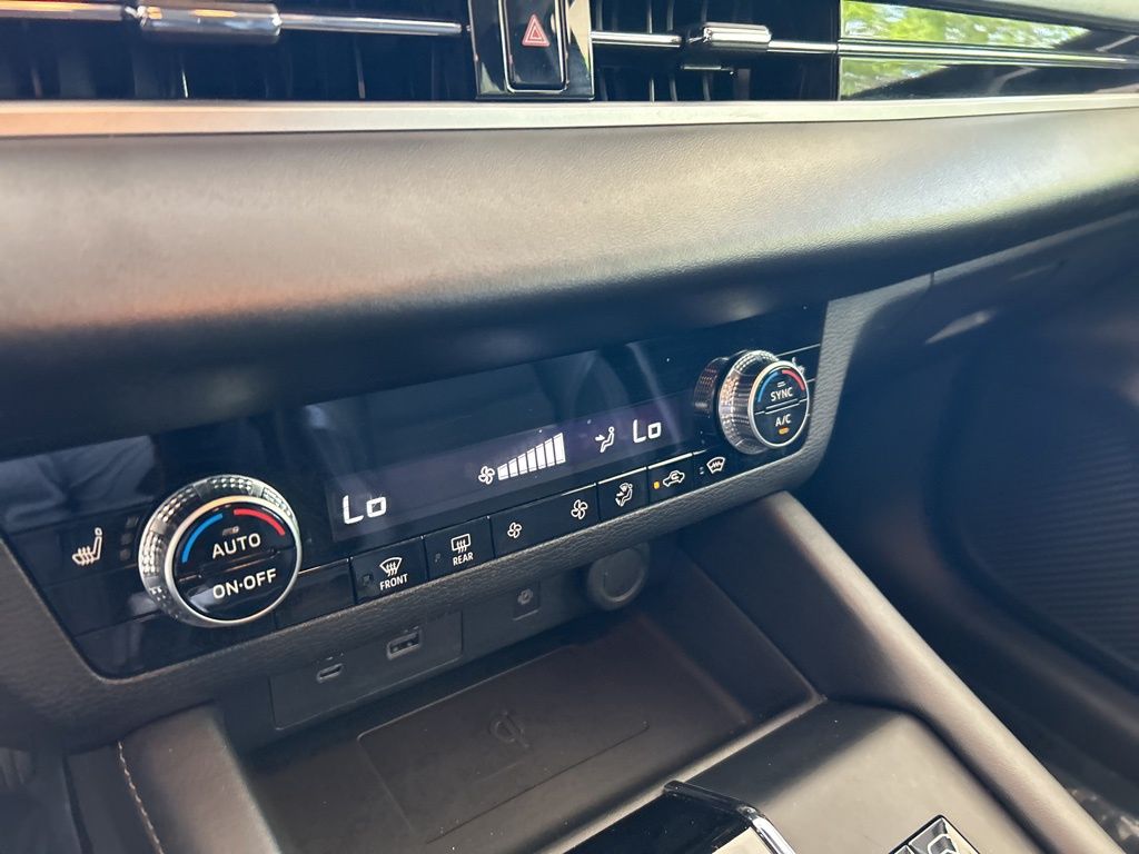 Vehicle image 42 of 46