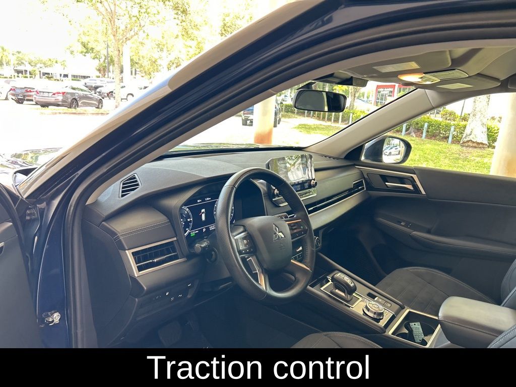 Vehicle image 7 of 46