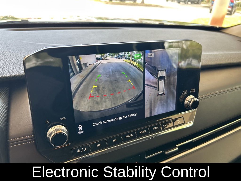 Vehicle image 11 of 46
