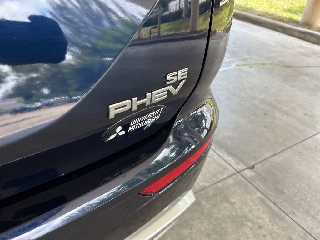 Vehicle image 19 of 46