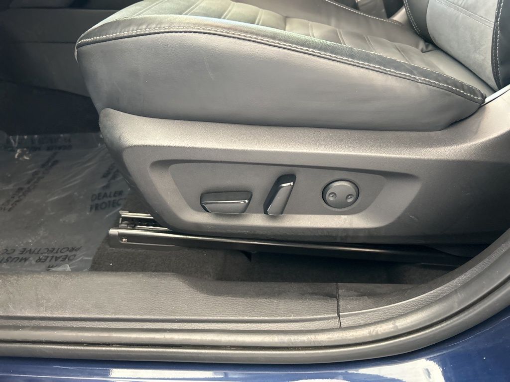 Vehicle image 39 of 46