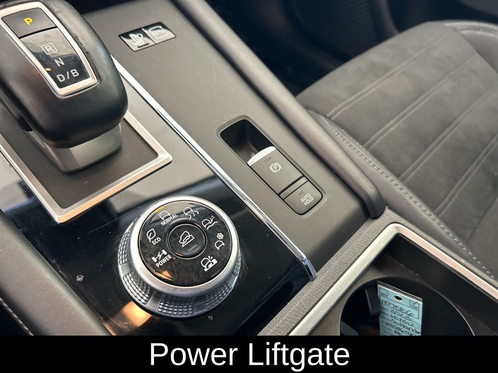 Vehicle image 10 of 46