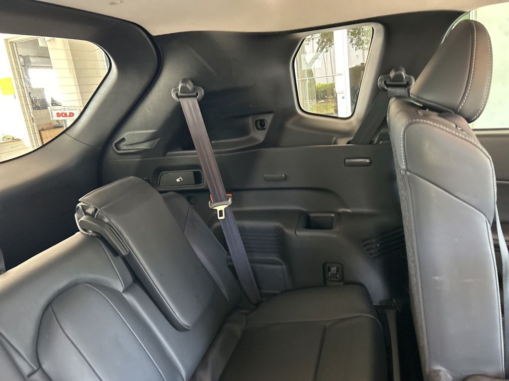 Vehicle image 29 of 46