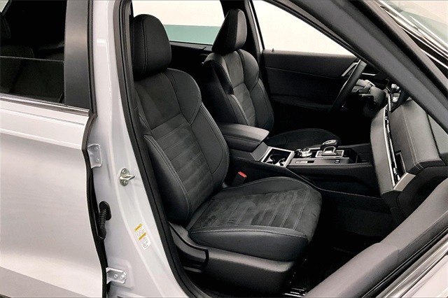 Vehicle image 9 of 36
