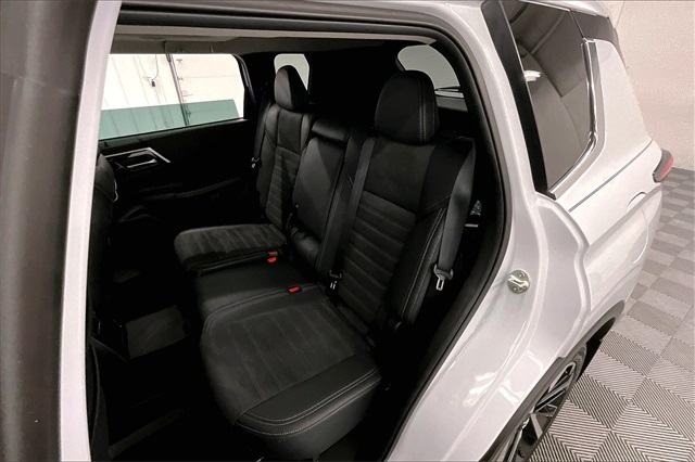 Vehicle image 12 of 36