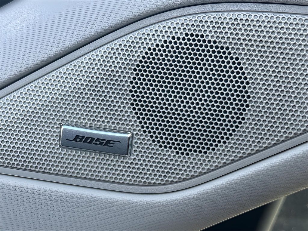 Vehicle image 16 of 23