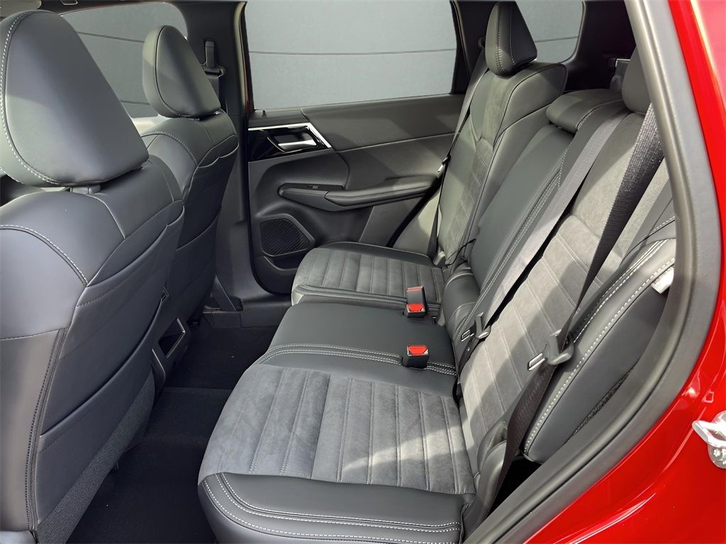 Vehicle image 7 of 23