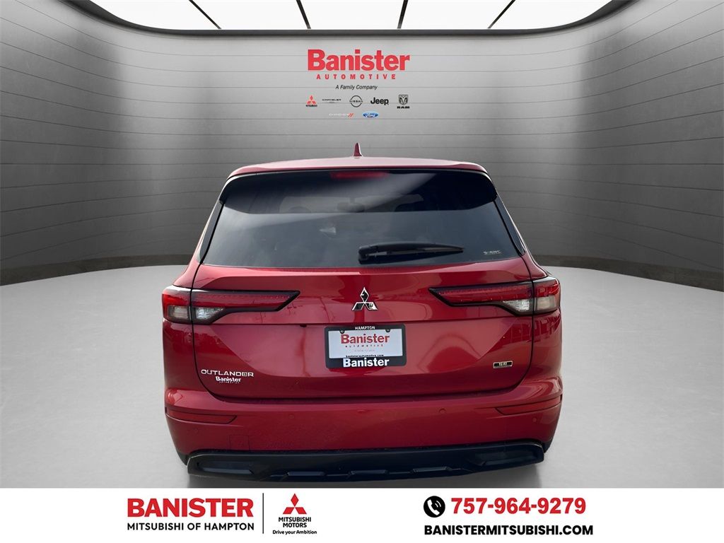 Vehicle image 21 of 23