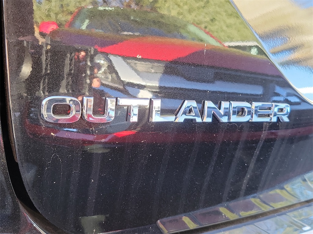 Vehicle image 6 of 12
