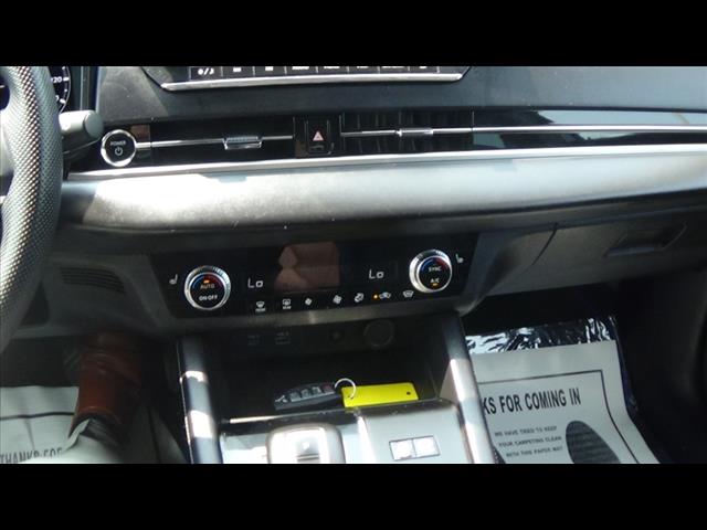 Vehicle image 23 of 38