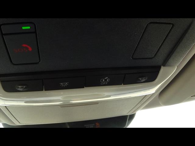 Vehicle image 27 of 38