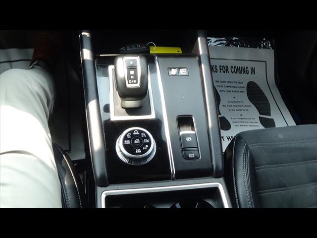 Vehicle image 24 of 38