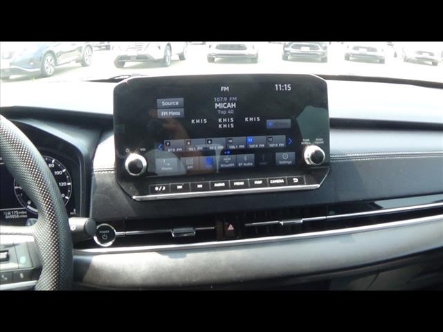 Vehicle image 22 of 38