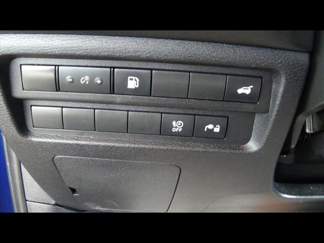 Vehicle image 31 of 38