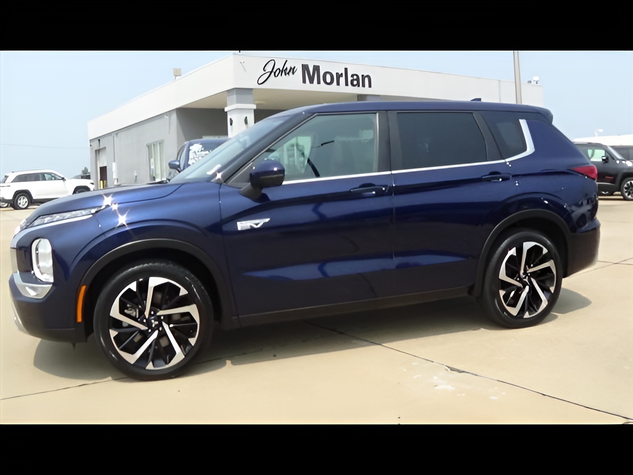 Vehicle image 32 of 38