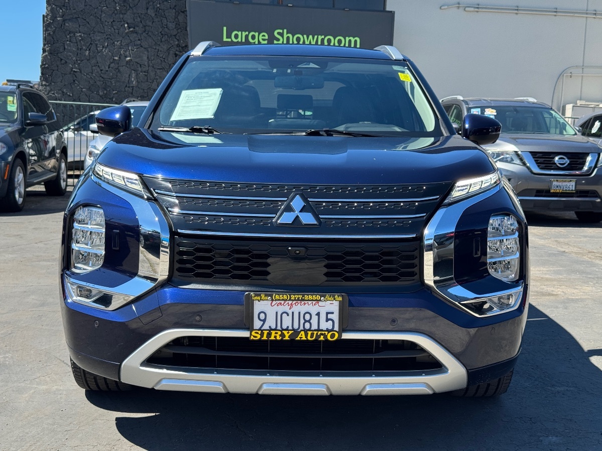 2023 Mitsubishi Outlander PHEV SEL Image 3 of 36