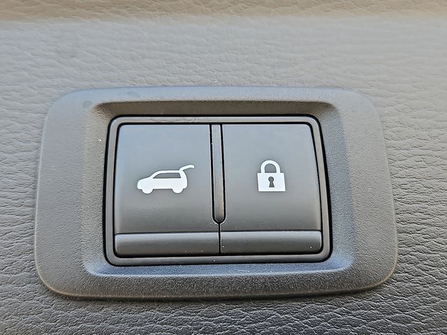 Vehicle image 31 of 32
