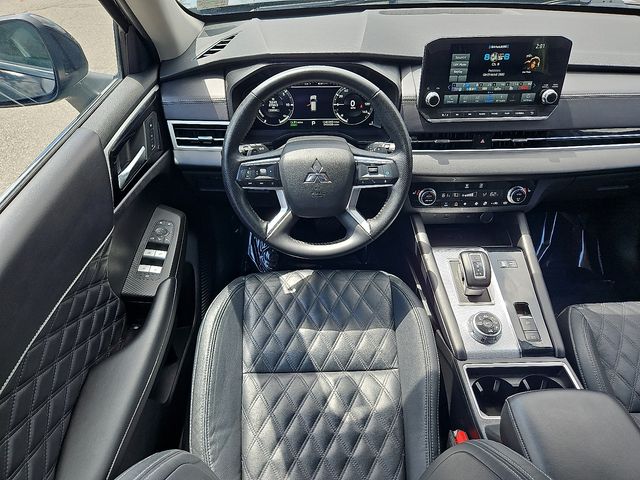 Vehicle image 12 of 32