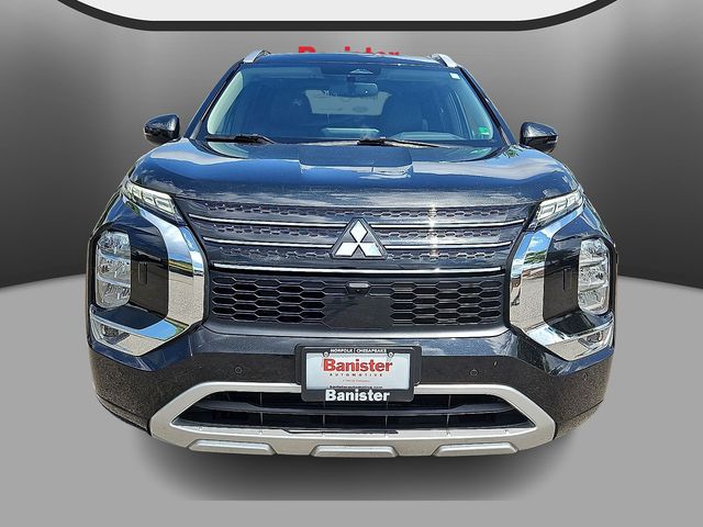 Vehicle image 2 of 32